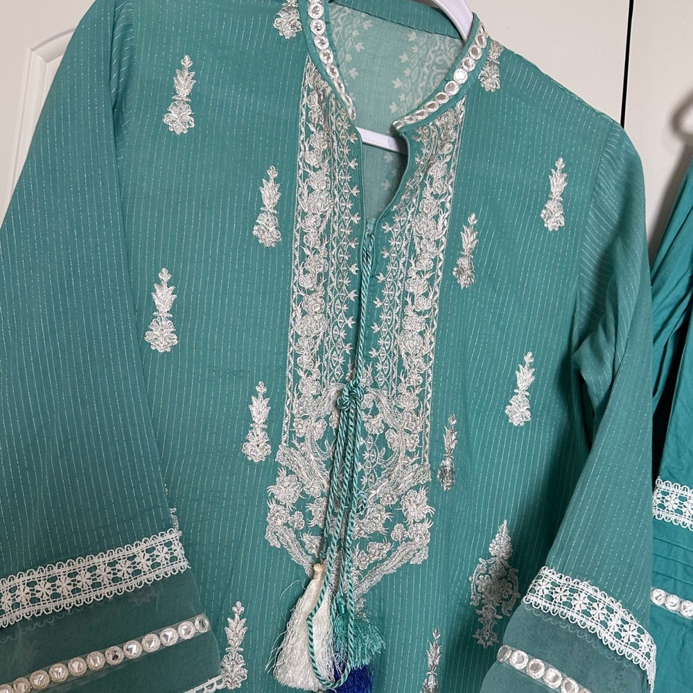 Pakistani Designer Dress 3Pc - Picture 5 of 7